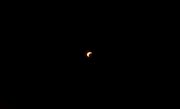 O Sol desapareceu: eclipse histórico surpreendeu Portugal e Bélgica